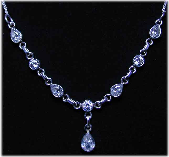 Zirkonia Collier